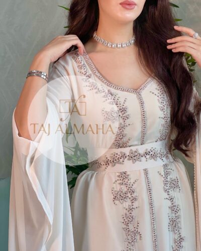2F9F8CCB-AE00-4ED9-95BC-2151CA45B9A0 Long sleeves - bride
