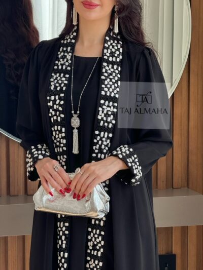 IMG_3280 W&B Abaya -0224