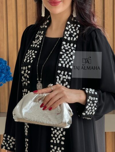 IMG_3281 W&B Abaya -0224