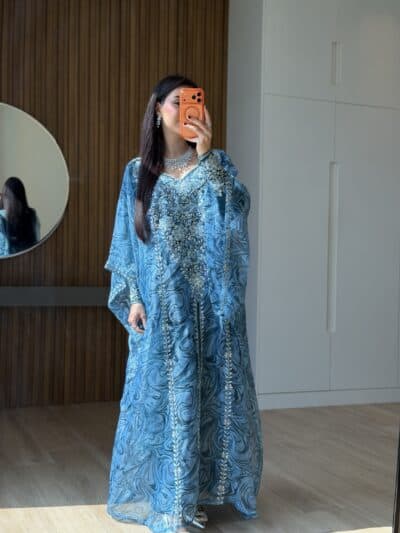 Anoona Thoub style