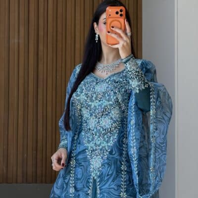 Anoona Thoub style