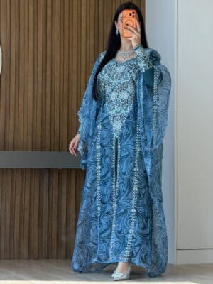 Anoona Thoub style