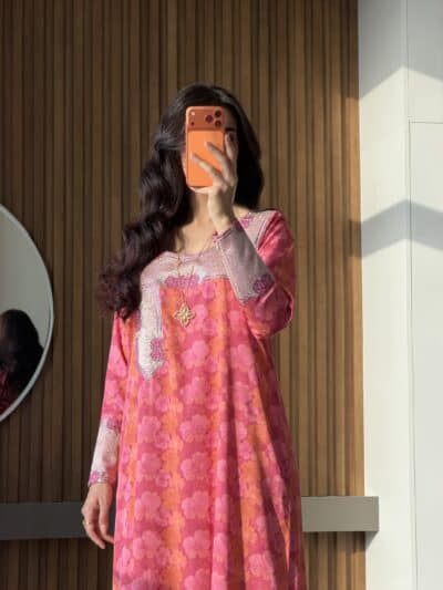 Rosy petal Mukhawar