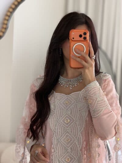 Thoub almeem